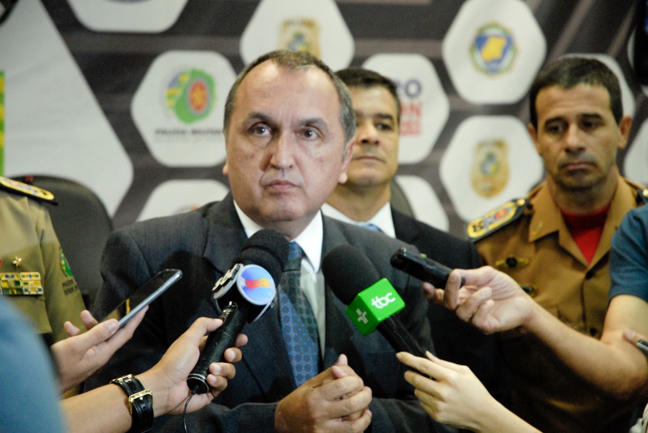 Primo de Caiado acusa secretário Rodney de desviar R$ 1 milhão