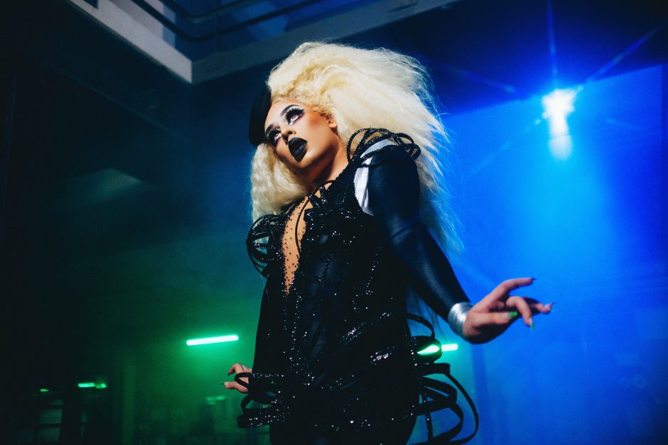 Gloria Groove no clipe de YoYo