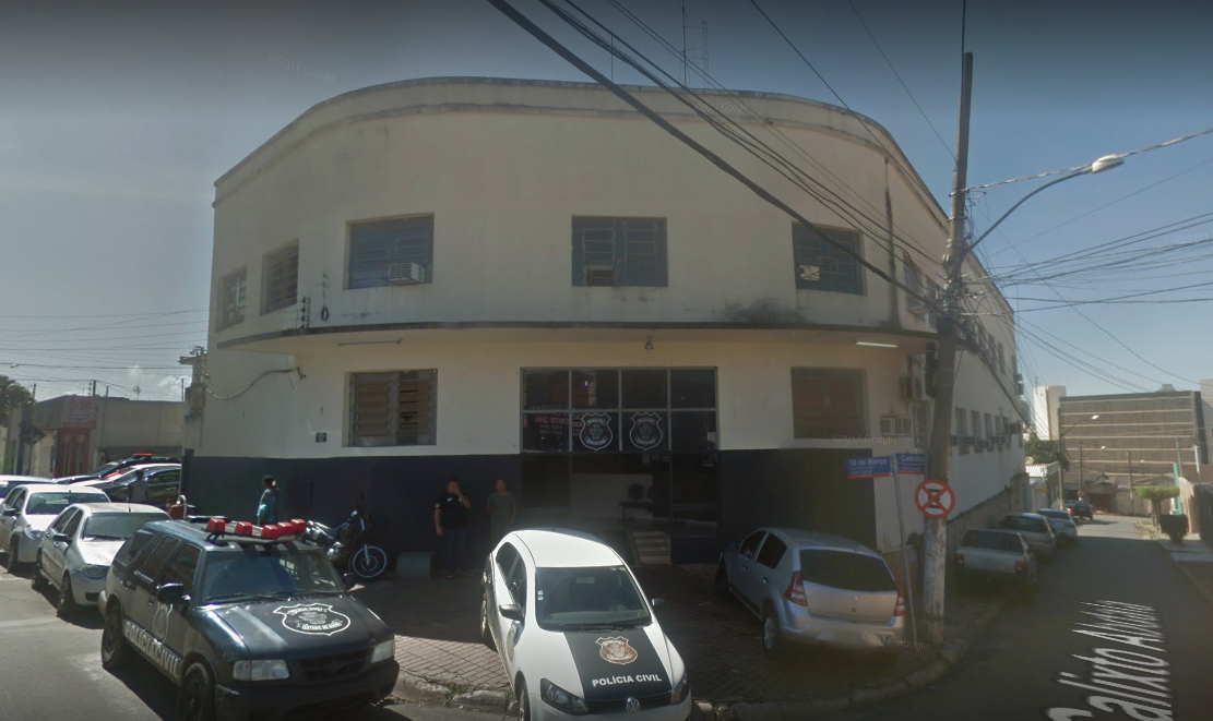 Polícia prende jovem suspeito de tráfico na frente do pai, em Anápolis