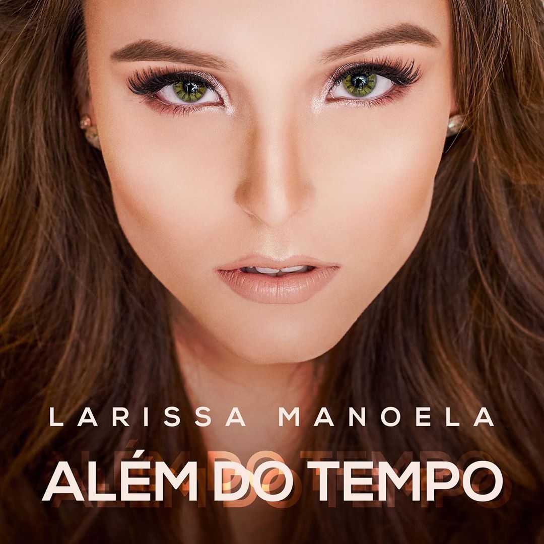 Capa do novo álbum da cantora Larissa Manoela, 'Além do Tempo''