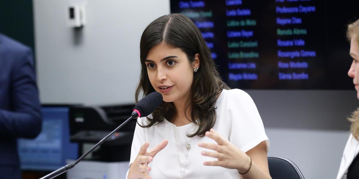 Tabata Amaral declara apoio ao ex-presidente Lula