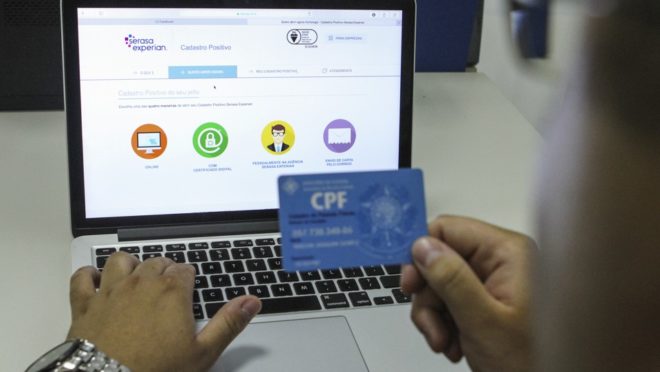 Câmara aprova regras para evitar bloqueio de auxílio por falta de CPF