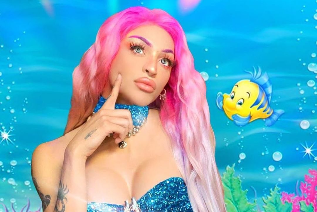 Pabllo Vittar vestida de Ariel, personagem de A Pequena Sereia