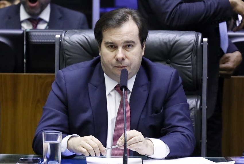 Rodrigo Maia decreta luto de três dias na Câmara de Deputados após morte de Maguito