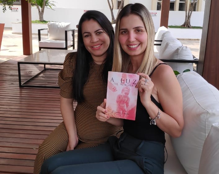 A história de como Mariane Fernandes conseguiu usar a resiliência para superar a dor de perder a filha foi narrada no livro A luz da Aurora lançado no início de agosto. Foto: acervo pessoal