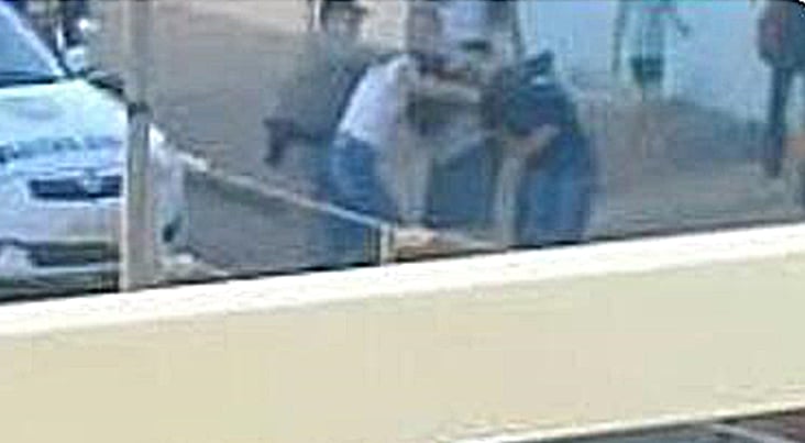 Briga ocorreu entre alunas do Ensino Fundamental do Colégio Estadual Plínio Jaime (Foto: Reprodução)