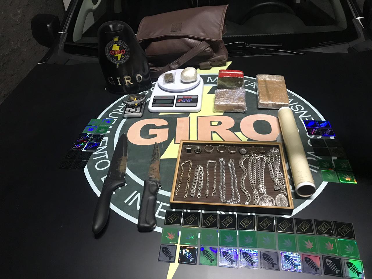 Drogas foram apreendidas em dois locais, um deles um quarto de aluguel no Setor universitário (Foto: Divulgação/Giro)