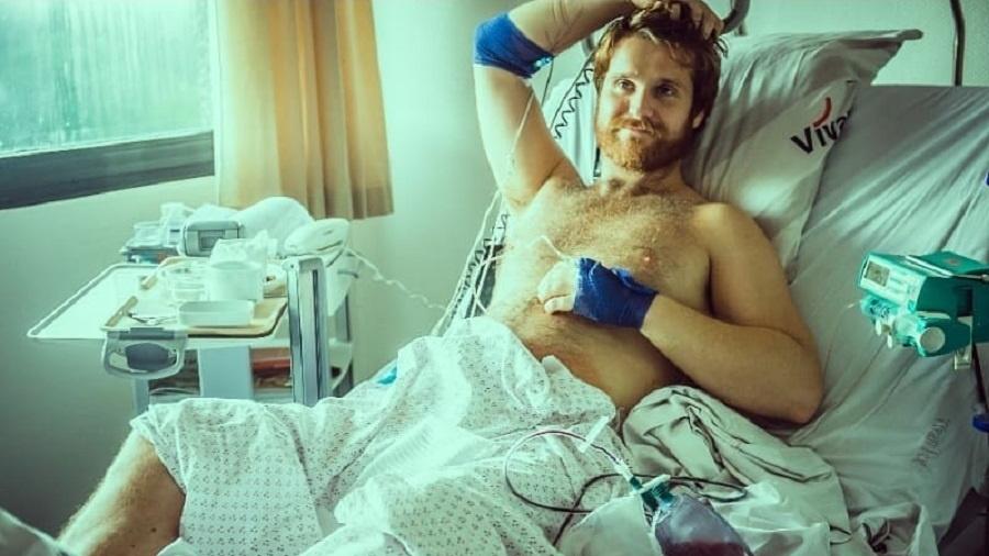 Danny Polaris, cantor com ereção permanente, priaprismo