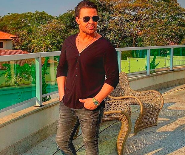 Em entrevista ao jornalista Leo Dias, do 'UOL', Eduardo Costa contou que foi era 'obcecado por sexo' no começo da carreira e que já broxou 'por causa de tesão demais'