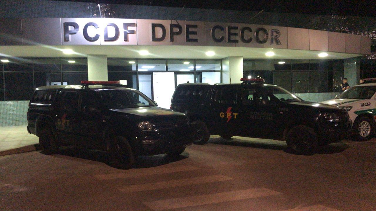 Equipe da Polícia Militar fez prisão de trio suspeito de extorsão após denúncia em Valparaíso (Foto: GPT/Novo Gama)