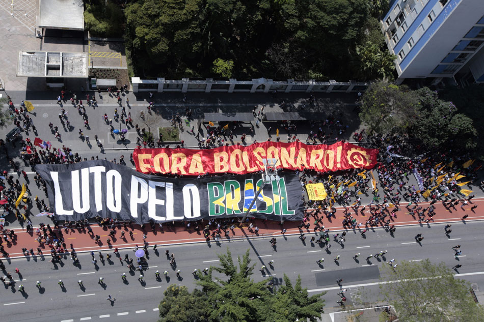 Manifestantes caminham pela Avenida Paulista durante a 25ª edição do Grito dos Excluídos, em São Paulo (SP), neste Sete de Setembro. (Foto: Paulo Lopes/BW Press/Folhapress)
