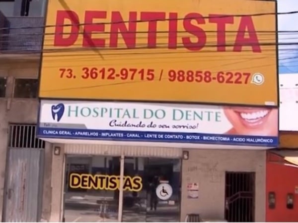 Clínica onde falso dentista trabalhava no sul da Bahia (Foto: Reprodução/ TV Santa Cruz)