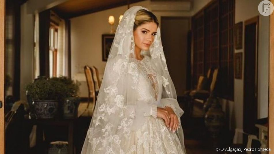 Blogueira Thássia Naves se casa com Artur Attie Akl em Minas Gerais