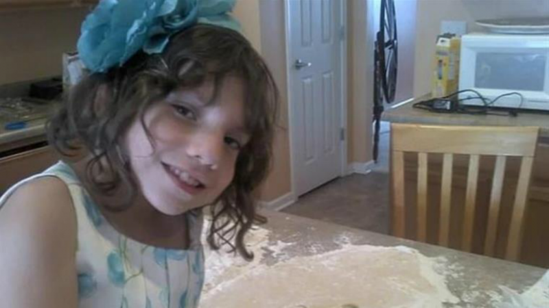 Adulta se passa por criança e tenta matar pais adotivos, no Canadá