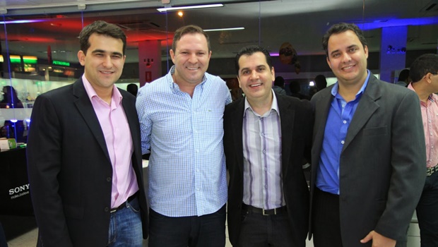 Diretor-comercial do Fujioka, Dvair Lacerda (a direita) estima 50% de crescimento