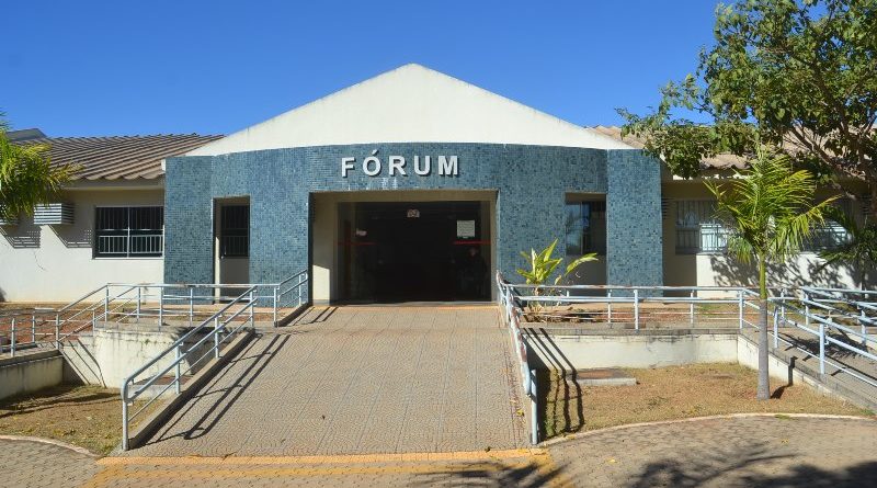 Sentença de condenação à Enel foi da Juíza Marli de Fátima Naves, do Fórum de Vianópolis (Foto: Reprodução)