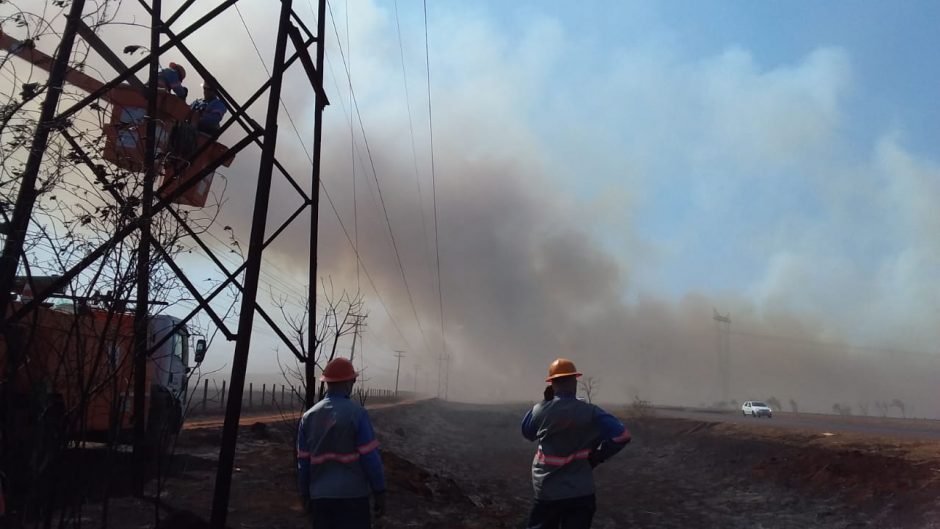 Queimadas prejudicam fornecimento de energia elétrica