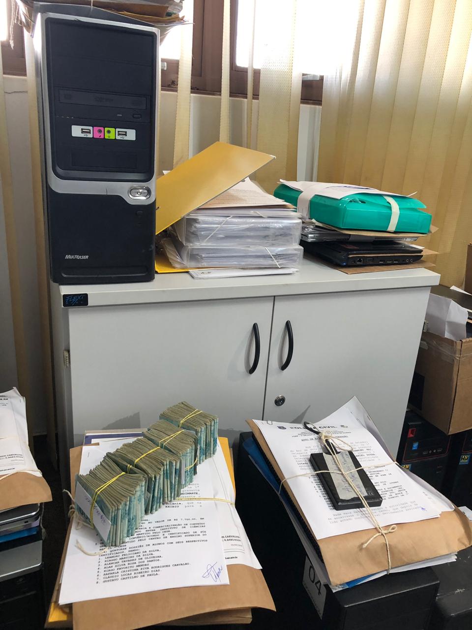 Suspeita é de que cerca de 13 mil estudantes tenham adquirido diploma irregular (Foto: Áulus Rincon/Mais Goiás)