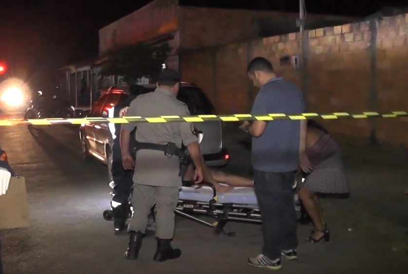 Um pedreiro identificado com Evaldo Nogueira Soares, de 30 anos, foi morto a tiros na noite desta sexta-feira (27), em um bar de Aparecida de Goiânia. (Foto: Reprodução)