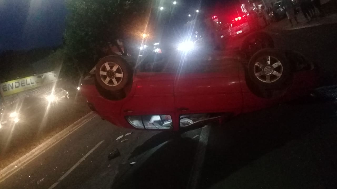 Homem furta veículo, se envolve em acidente e é preso, em Anápolis 