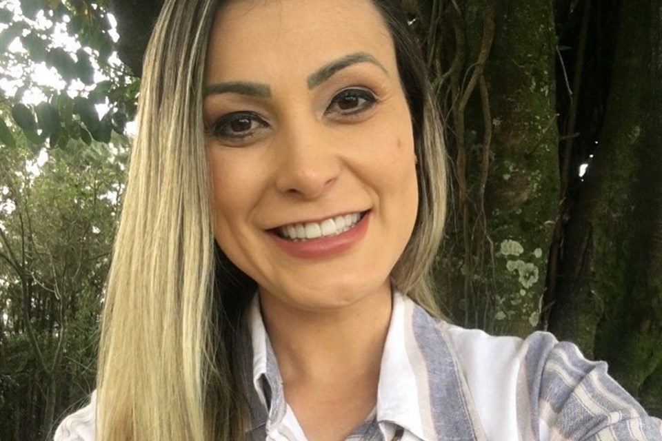 No livro Desejos da Alma, Andressa Urach revela que contraiu infecção sexualmente transmissível ao cair no pecado