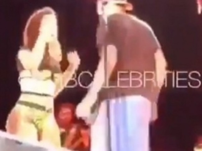 Cantora Anitta tomou um baita susto no show que fez em São José dos Campos