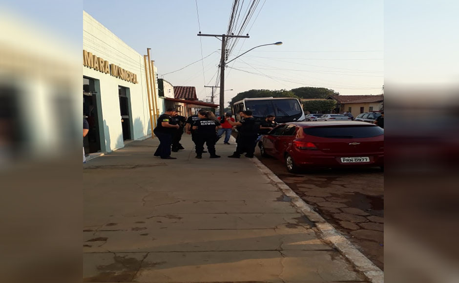 Áudios divulgados pela PC mostram a negociação de propina feita entre vereadores e o ex-prefeito de Araguapaz, José Segundo Rezende Júnior. (Foto: Reprodução)