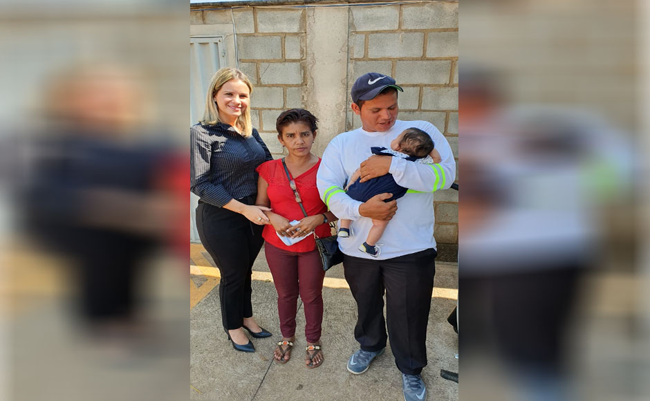 Alívio e muito amor a dar. Estes são os sentimentos de Thaysson Rodrigues, pai biológico do bebê que foi deixado para adoção na maternidade Nascer Cidadão. (Foto: Reprodução)