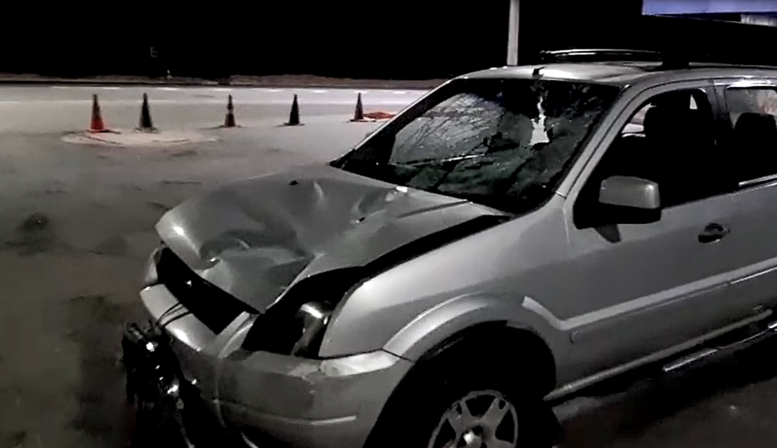 Motorista foi encontrado em Professor Jamil; adolescente foi morto enquanto tentava atravessar a pista (Foto: Divulgação / PRF)