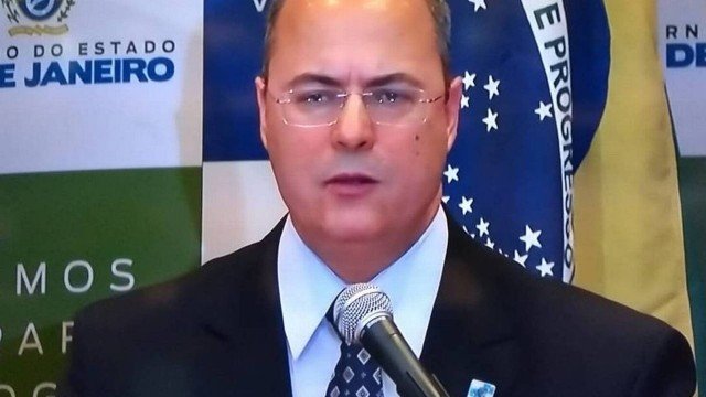 A mudança ocorreu três dias após o assassinato da menina Ágatha Félix, 8, e no mesmo dia em que defendeu sua política de enfrentamento na segurança pública.