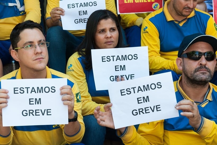 Funcionários dos correios reivindicam manutenção de direitos e aumento salarial com base na inflação (Foto: Alex San)
