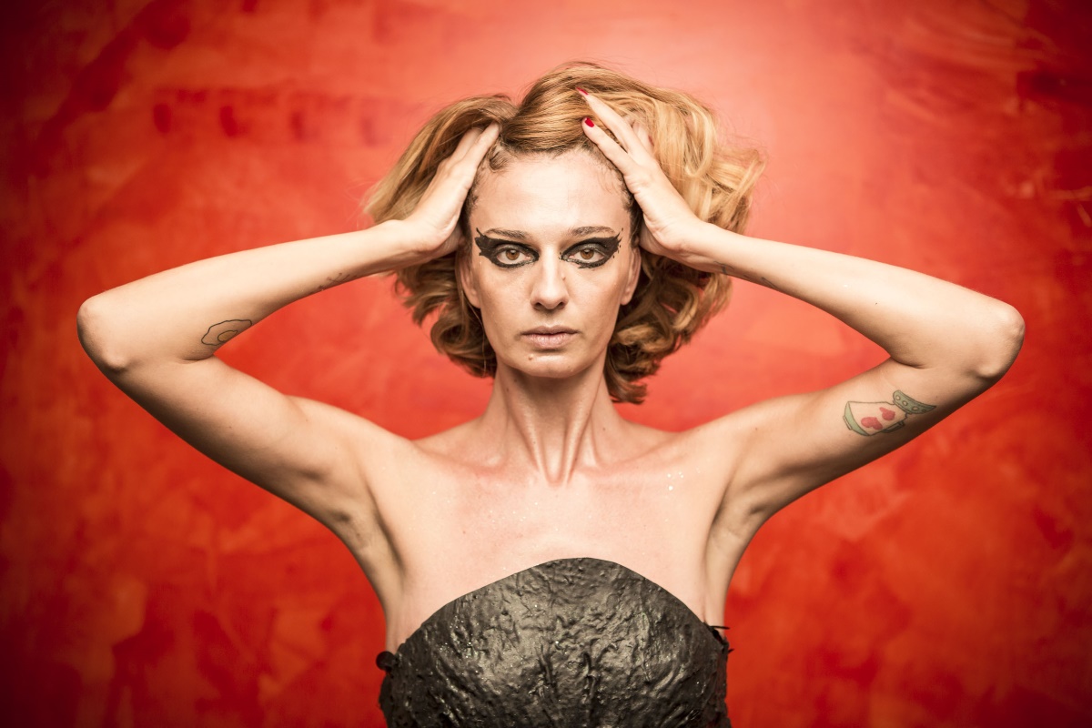 Cantora Letrux vem a Goiânia em Noite de Climão