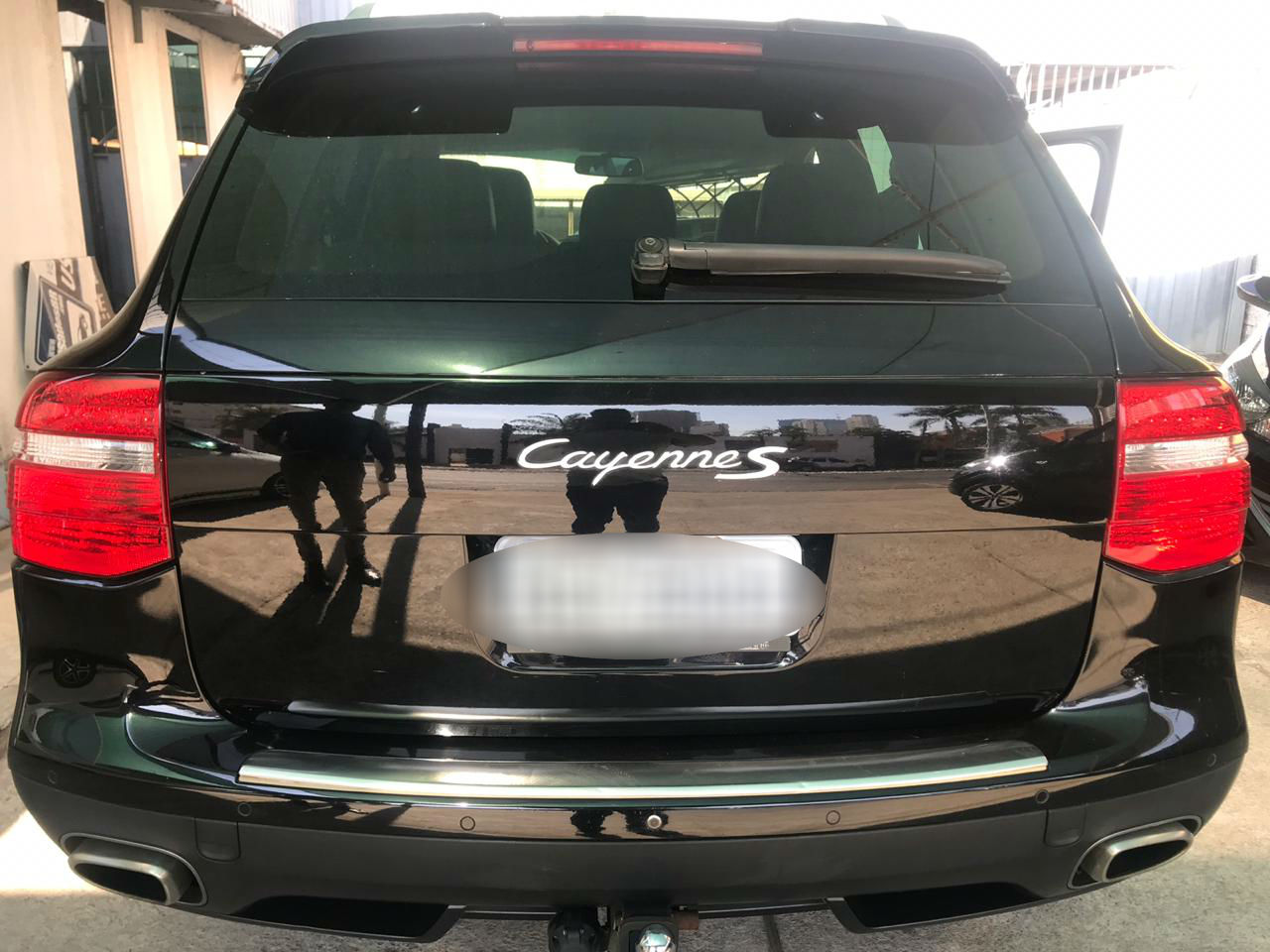 Pedreiro é preso ao tentar comprar carro de luxo com documento falso