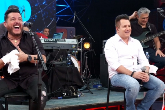 Bruno e Marrone no 'Altas Horas' (Foto: Divulgação/TV Globo)