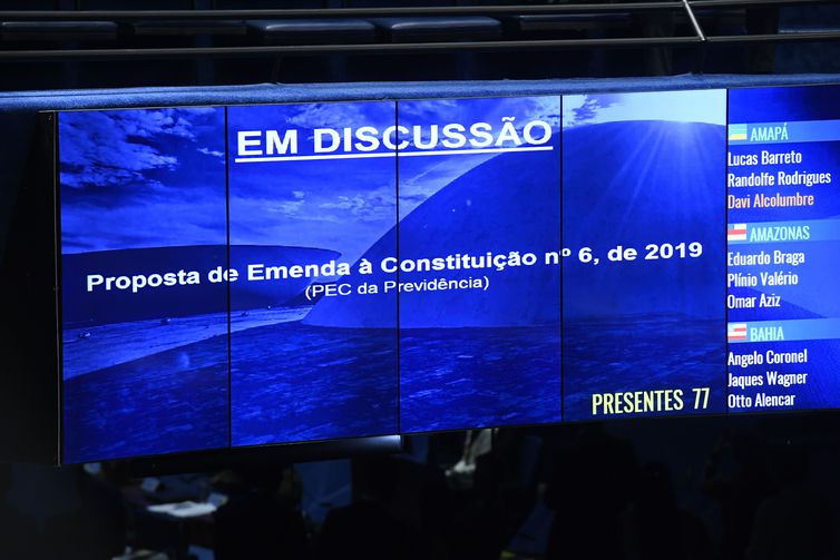 Relator Tasso Jereissatti afirmou que a reforma é impopular, mas necessária para recuperação do investimento. Oposição discorda