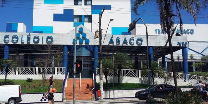 Adolescente é esfaqueada por colega em colégio particular da Grande SP