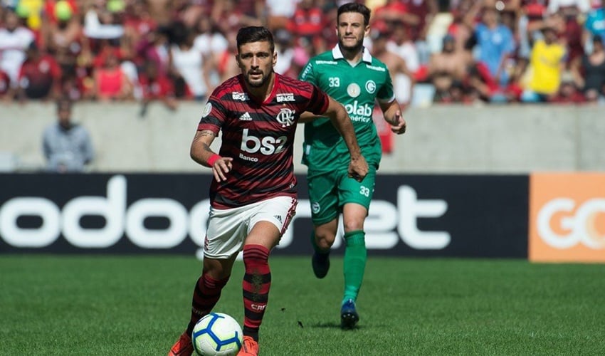 O líder rubronegro vem de vitória, enquanto o esmeraldino perdeu fora de casa (Foto: Alexandre Vidal/Flamengo)