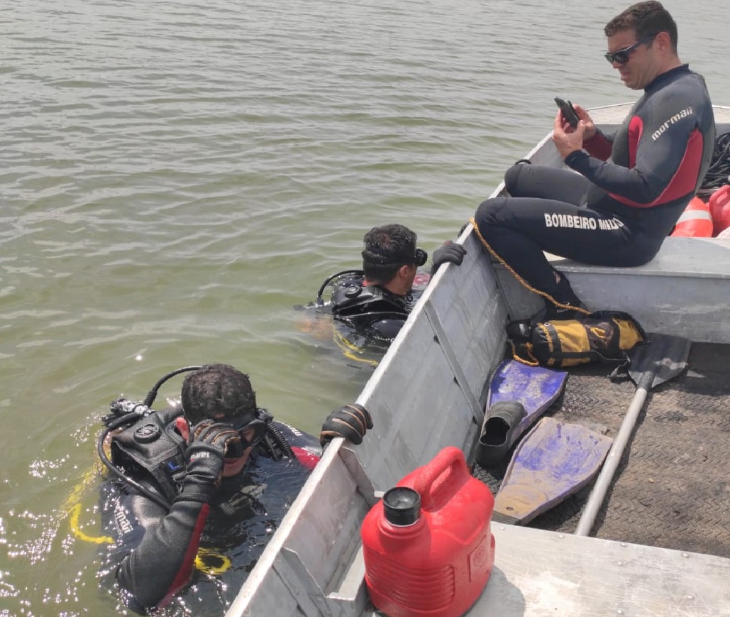 Bombeiros resgatam corpos de duas pessoas que morreram afogadas no Lago Serra da Mesa