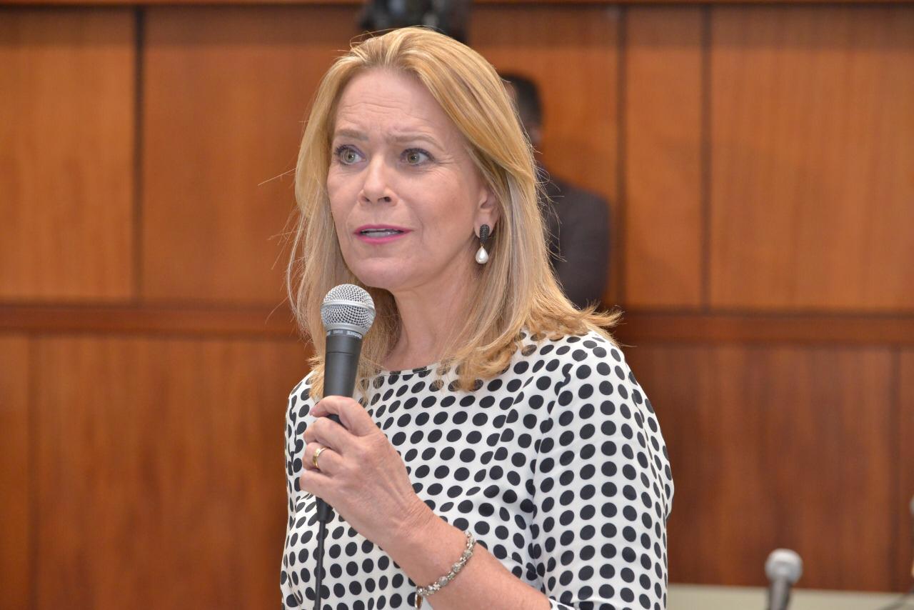 “Parem de acusar o governo anterior de corrupção. Trabalhem”, diz Lêda ao titular da SEDS