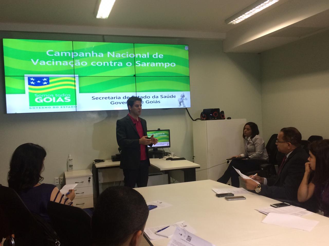 Secretário de saúde do Estado, Ismael Alexandrino, durante coletiva de imprensa (Foto: Thaynara Cunha / Mais Goiás)