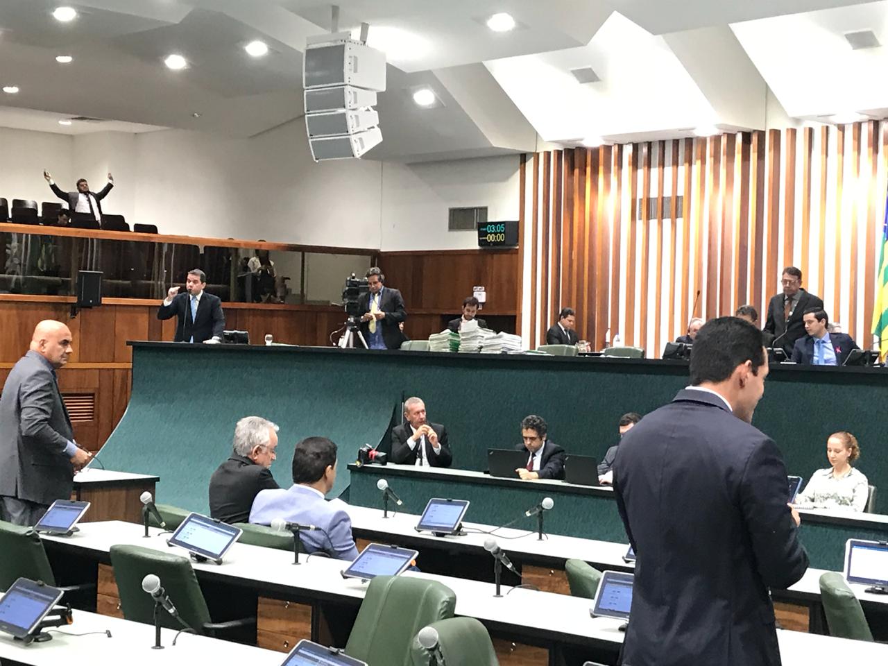 Projeto que revoga autorização para pedágios em rodovias estaduais entra na pauta e é retirado em seguida