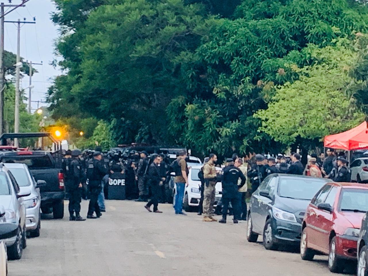 Armas brancas e pé de maconha são encontrados dentro do Complexo Prisional de Aparecida de Goiânia