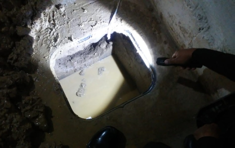 Buraco feito por detentos no presídio de Valparaíso, em Goiás