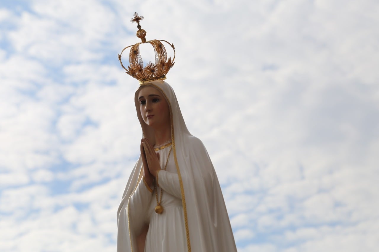 “Momento histórico”. É assim que o padre Rodrigo de Castro, reitor do Santuário Sagrada Família, define a chegada da imagem da Nossa Senhora de Fátima. (Foto: Luisa Tiemi)
