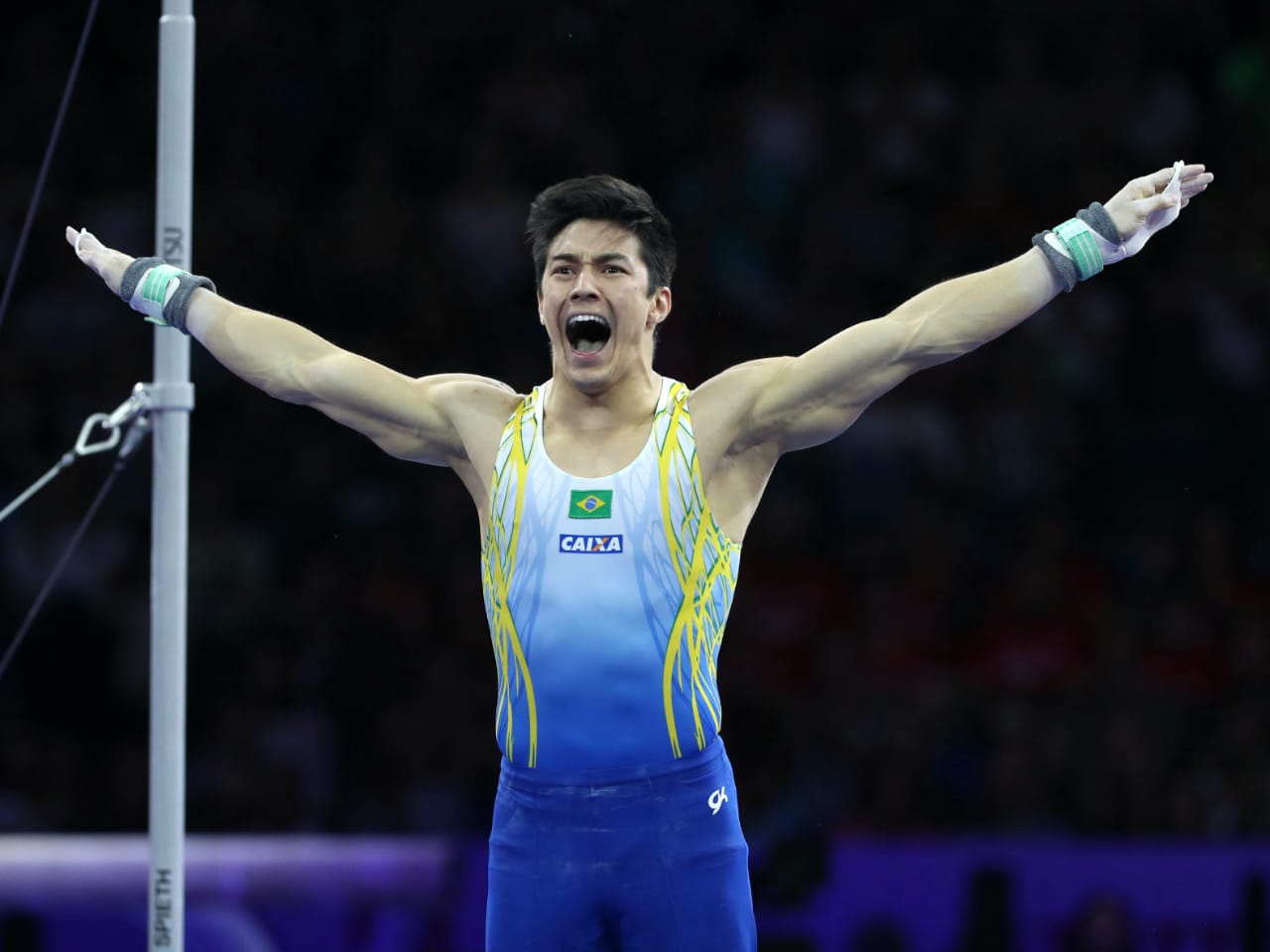 Arthur Nory escreve seu nome na ginástica brasileira com ouro em Stuttgart (Foto: Ricardo Bufolin/CBG)