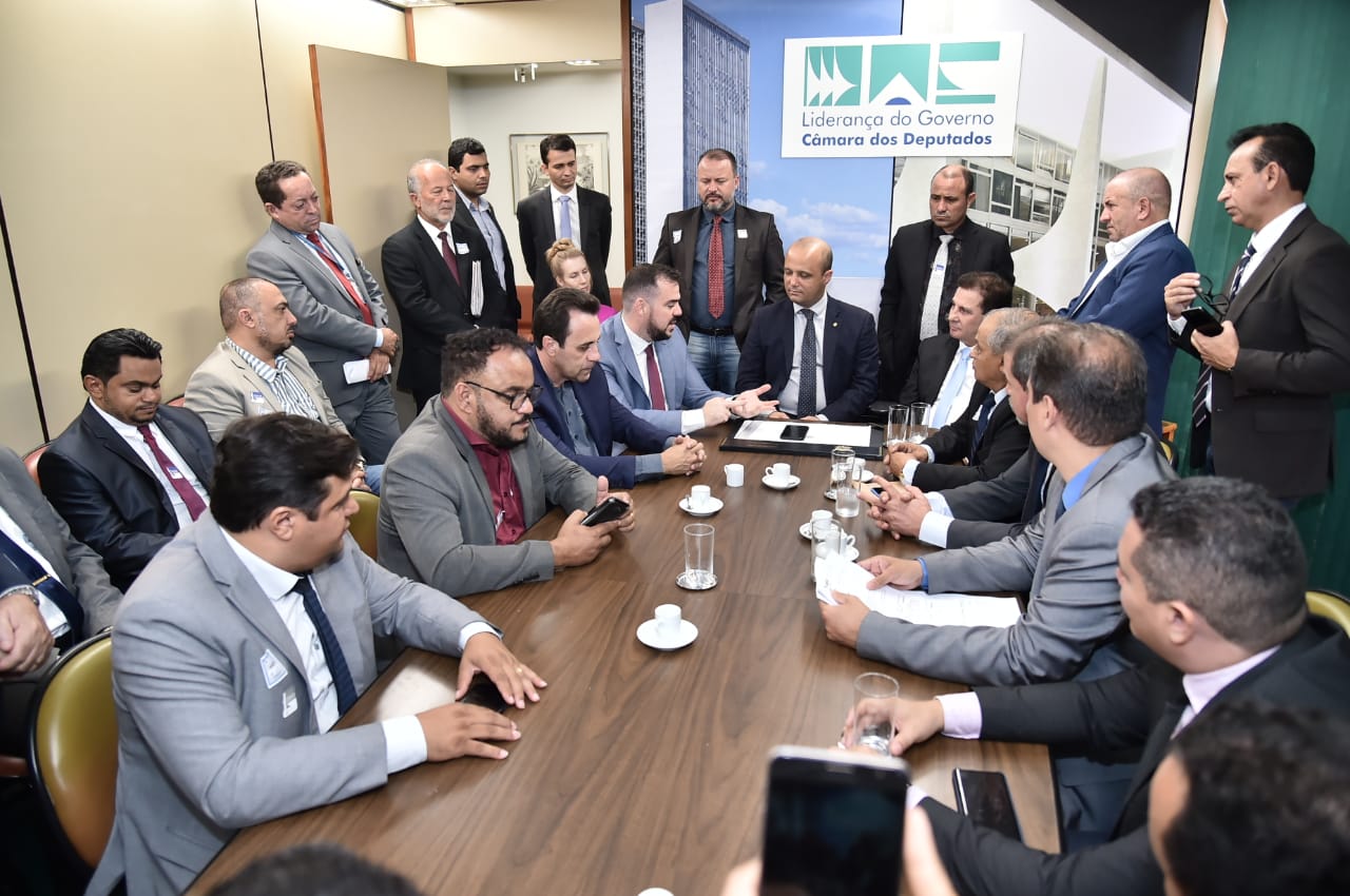 Gustavo Mendanha vai a Brasília em busca de recursos para realização de obras em Aparecida