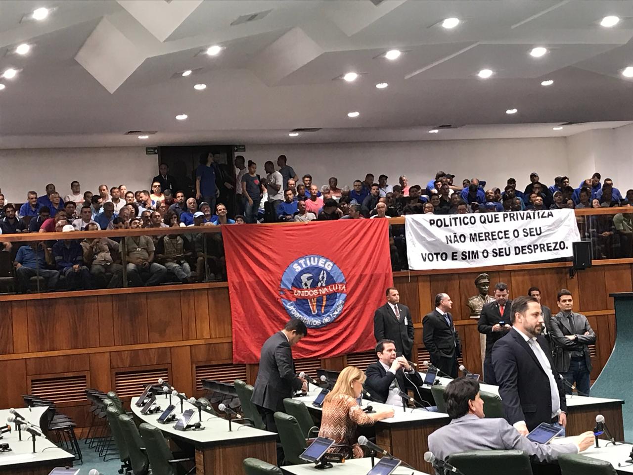 Matéria sobre vendas da Saneago fica de fora da pauta mais uma vez