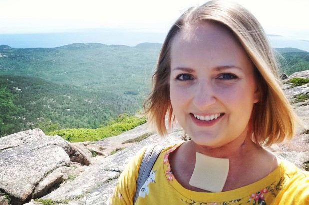 No obituário, Ashley Ann Kuzma, 32, pede que a família não se entristeça e faça uma celebração em homenagem à sua vida (Foto: Reprodução/Facebook)