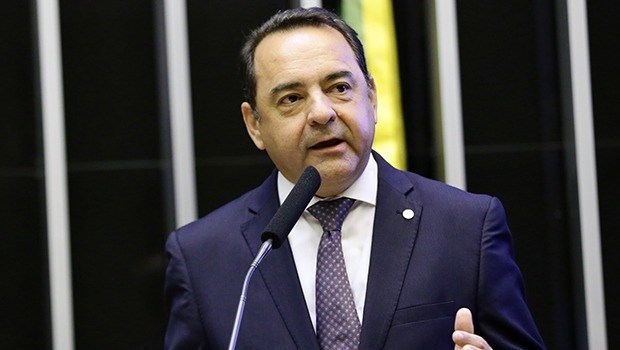 O deputado federal Adriano do Baldy (PP) afirma que votará a favor da proposta de destinar aos municípios brasileiros 15% dos recursos advindos do megaleilão do pré-sal, previsto para novembro