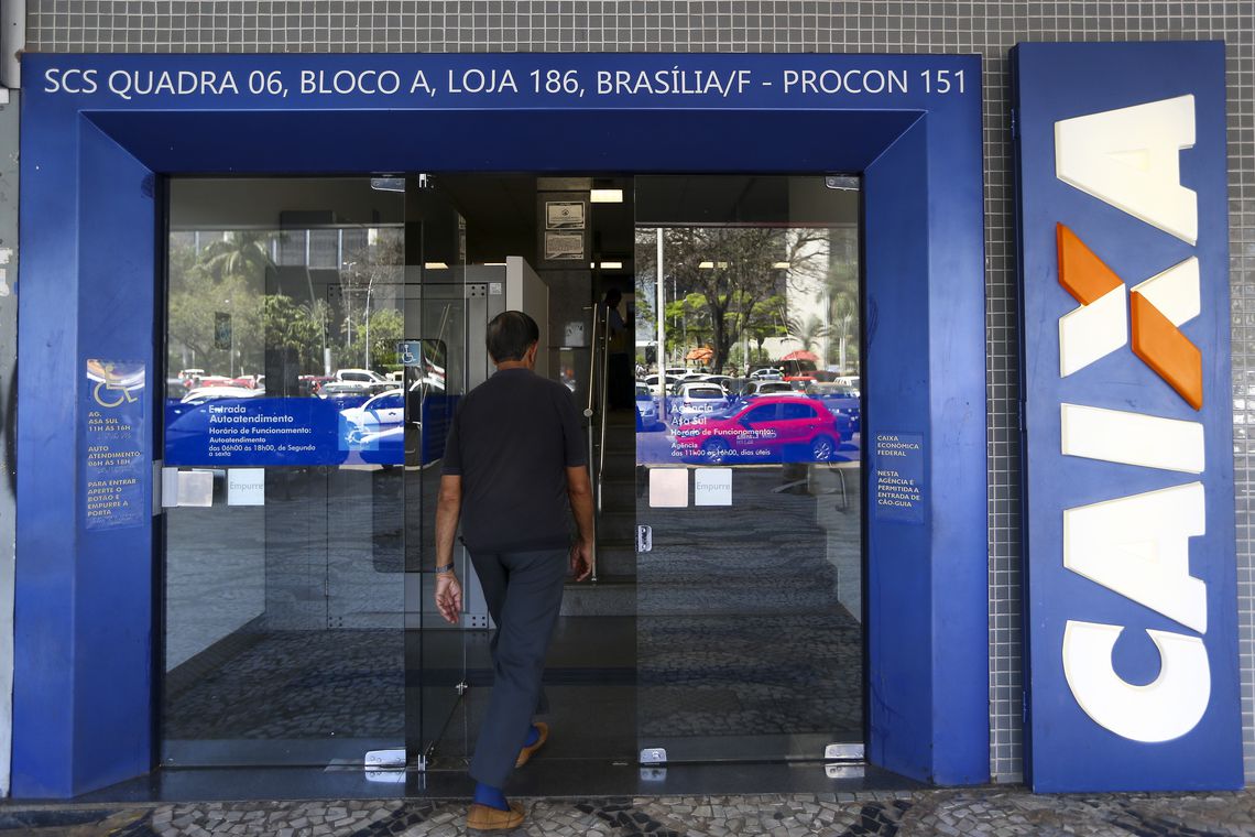 Caixa inicia na quinta pagamento do PIS para nascidos em março e abril
